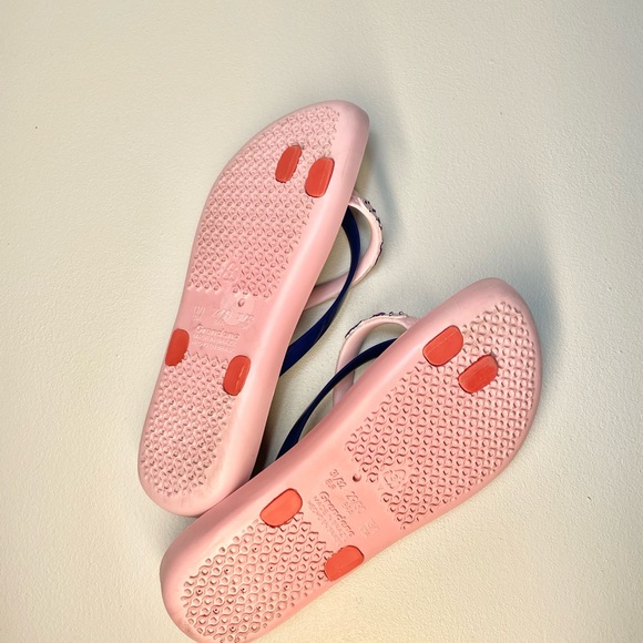 Girls Hello Kitty Flip Flops | Size 13/1 - Picture 3 of 5